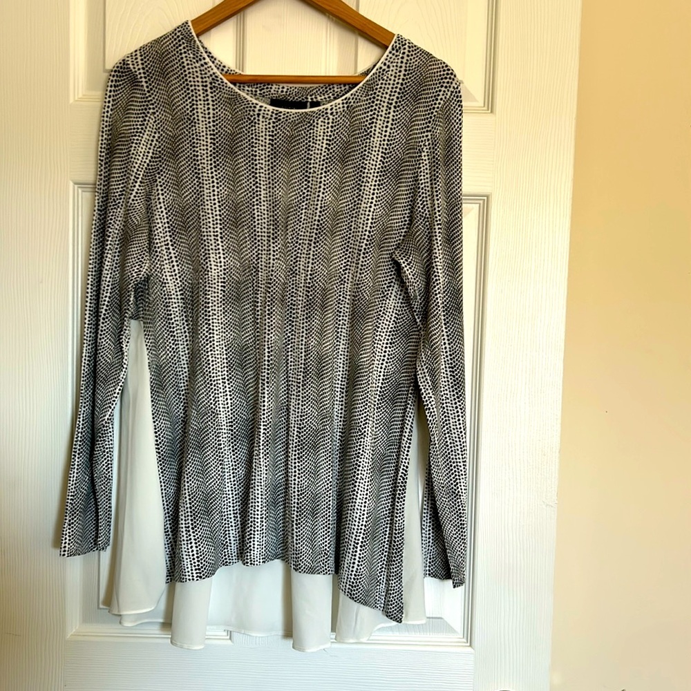 Apt 9 women’s LS tunic, size Large